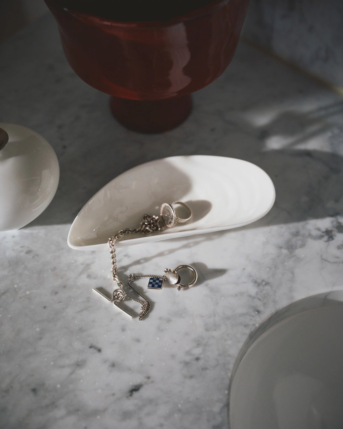 Plat Moule small / blanc - Les Objets Mouleversants - Surréalisme (Copie) (Copie)