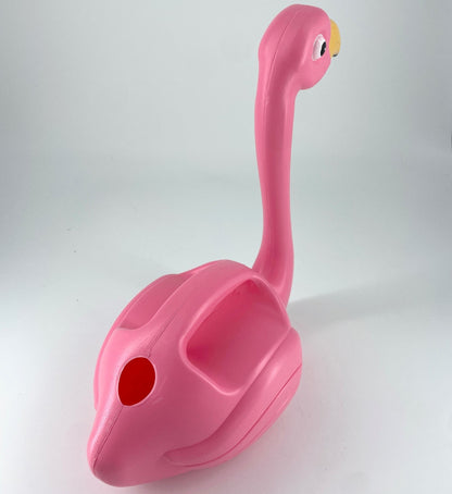 Flamant rose arrosoir